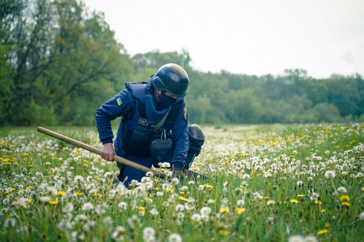 На Франківщині піротехніки знищили майже…