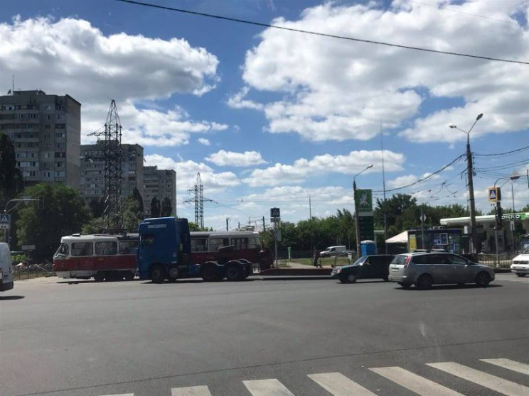 В Харькове грузовая платформа для перево…
