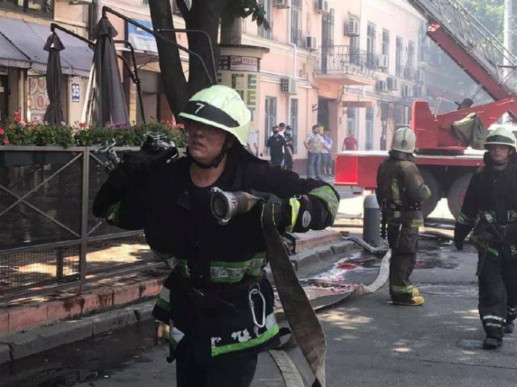 Пожар в трехэтажке в Одессе локализовали…