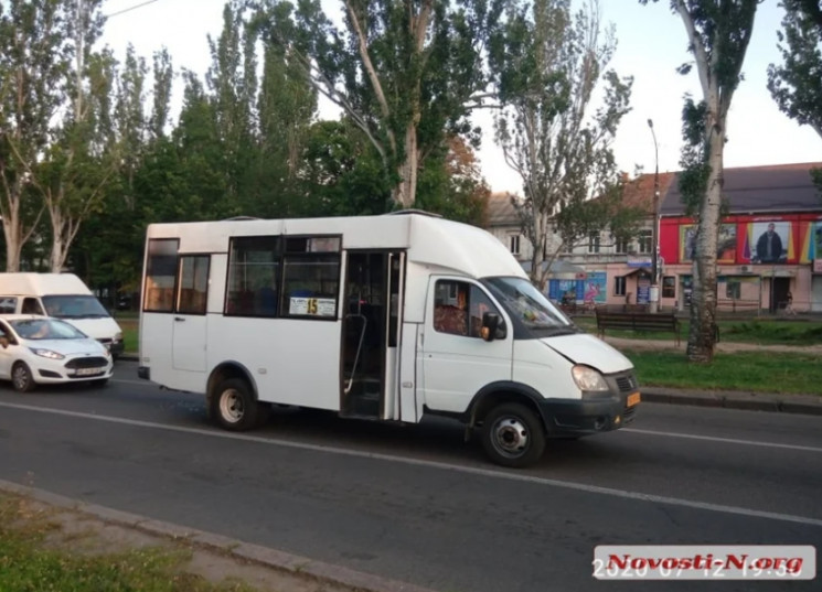 В центре Николаева автомобиль протаранил…