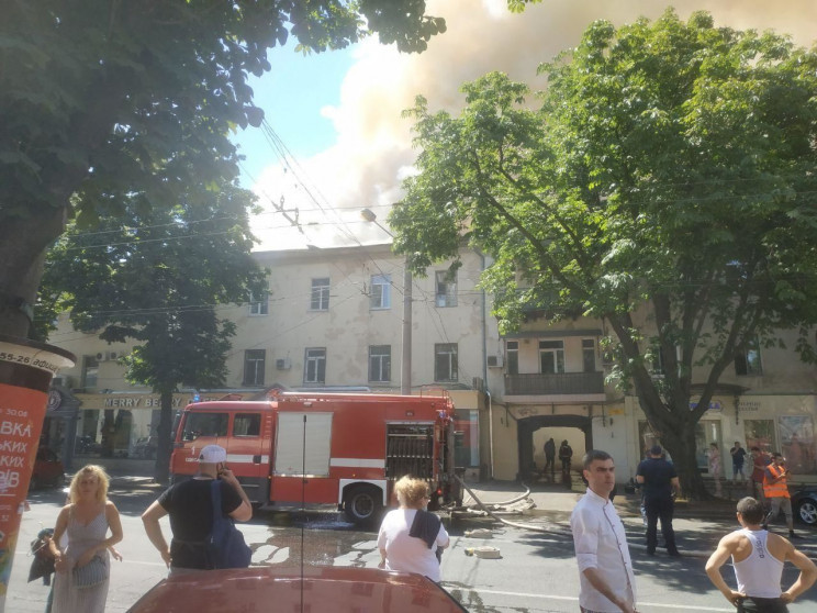Пожежа багатоповерхівки в Одесі: Відселе…