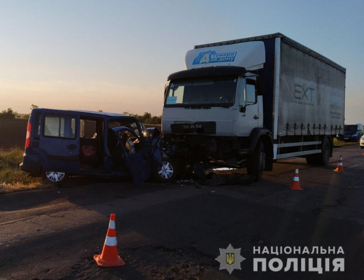 На Херсонщині лоб у лоба зіткнулися легк…