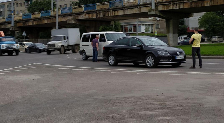 У Львові сталася ДТП на перетині магістр…