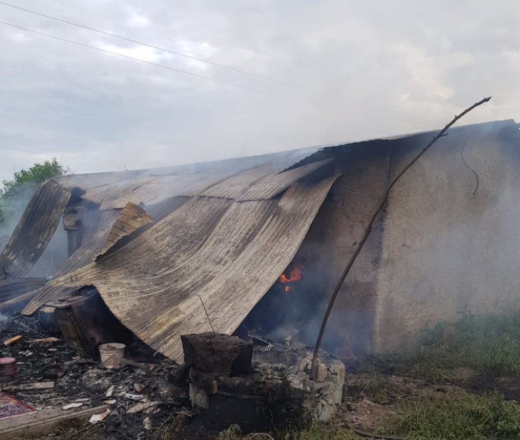 На Миколаївщині палав будинок, загинуло…