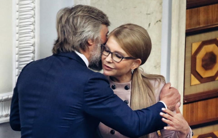 Тимошенко и Новинский заблокировали подп…