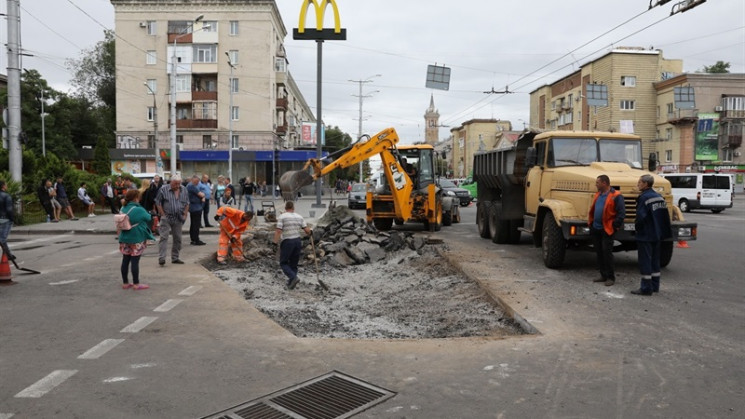 Месячная норма осадков за два часа: В За…