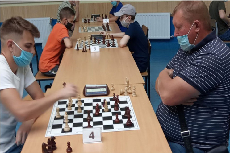 У Вінниці відновили "живі" шахові турнір…