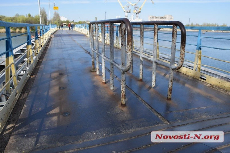 В Николаеве "открыли" пешеходный мост дл…