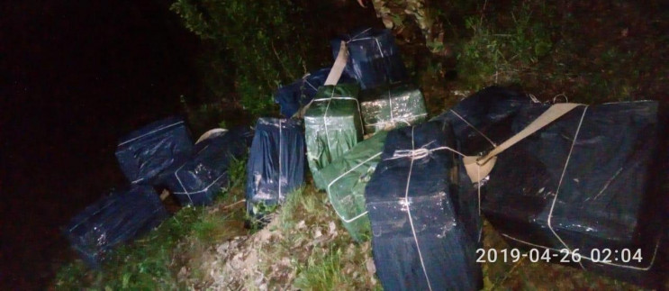 На Закарпатье пограничник нашли 12 сверт…