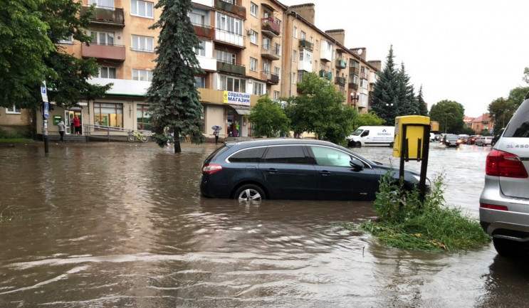 Івано-Франківськ знову затопило (ФОТО)…