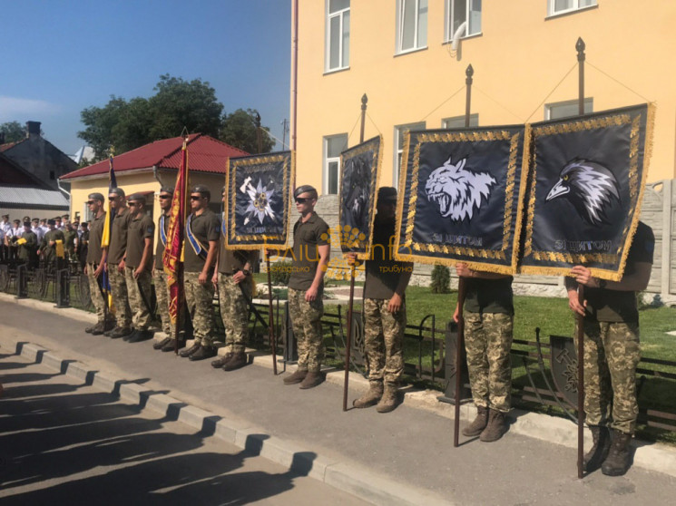 У Коломиї зустріли бійців "десятки", які…