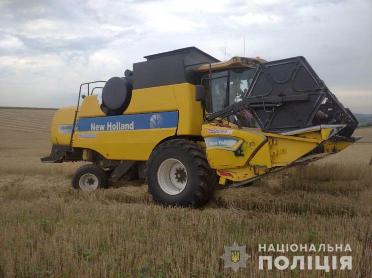 На Харківщині озброєний чоловік заблокув…