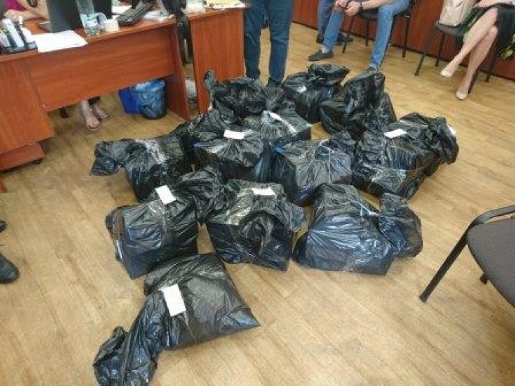 В офісах підрядника міськради Дніпра шук…