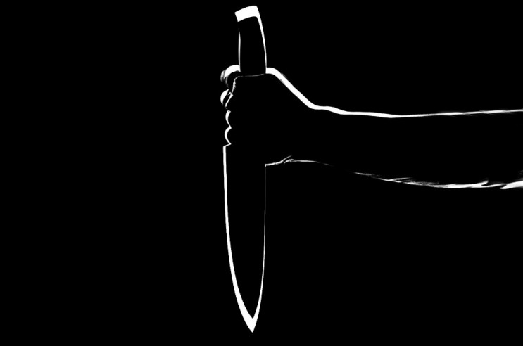 На Кіровоградщині чоловік з ножем напав…