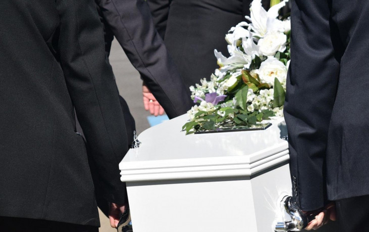 Бабуся пранкує родичів: Померла, а потім…