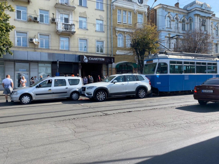 В центрі Вінниці сталась ДТП за участі т…