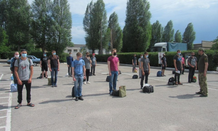 В Запорожской области в армию призвали 8…