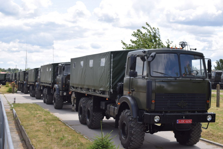 Военные МАЗы" отправились из Хмельницког…