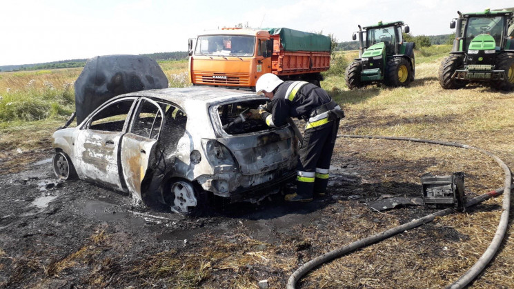На Львівщині загорілися 5 автомобілів (Ф…