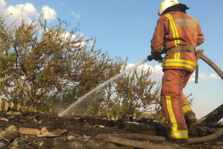 Харьковские пожарные спасли от огня жило…