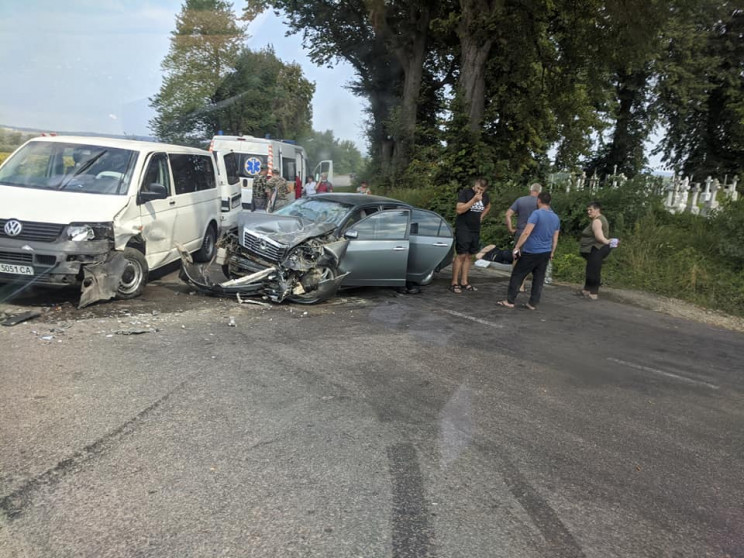 Автомобиль рассыпался на запчасти: На Ль…