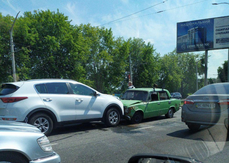 На в'їзді у Львів сталося лобове зіткенн…