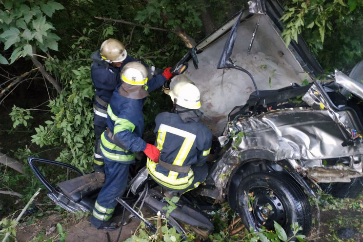 У Кривому Розі у розтрощеній вщент автів…