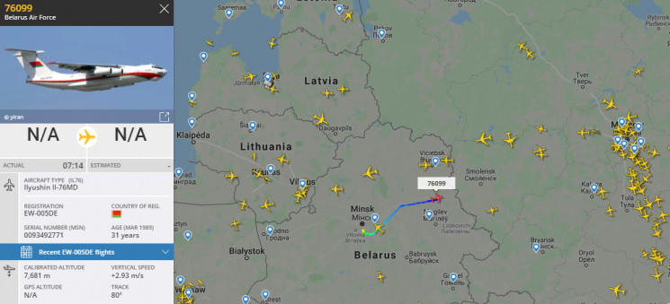 Военный самолет Беларуси мчится на Росси…