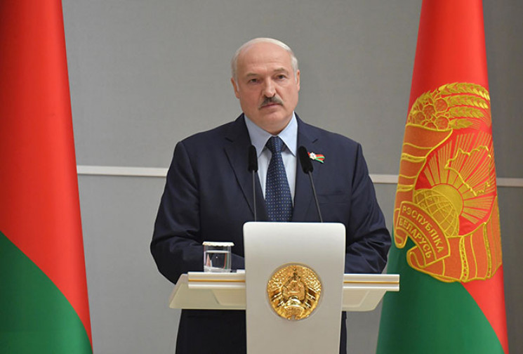 Лукашенко хоче бігти просити Путіна допо…