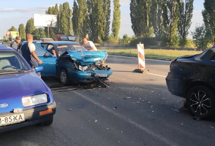 Під Харковом сталася масова ДТП: Розбили…