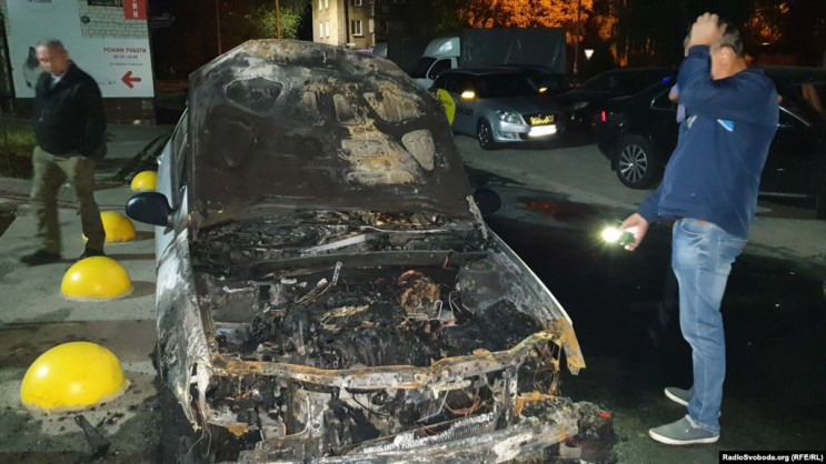 Уночі спалили авто журналістів-розслідув…