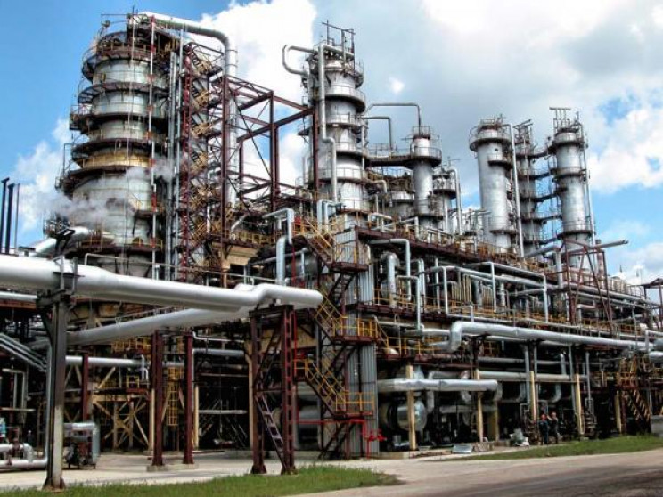 Найбільший нафтопереробний завод Білорус…