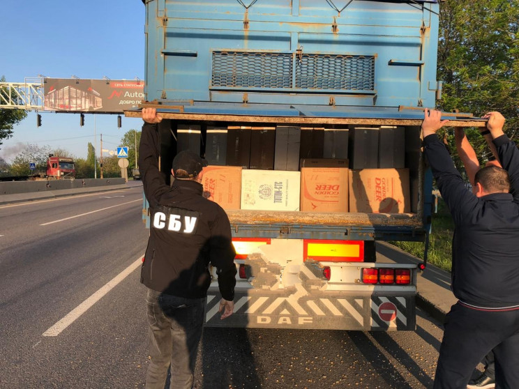 На в'їзді до Одеси зупинили вантажівку з…