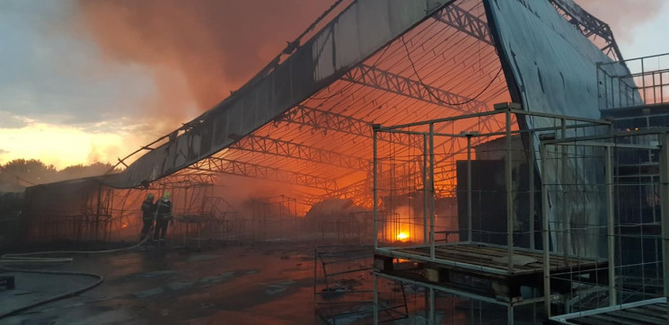 На Харківщині сталася масштабна пожежа н…