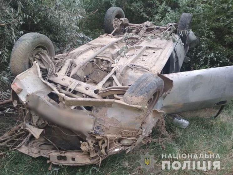 Біля Одеси автомобіль зірвався з обриву…