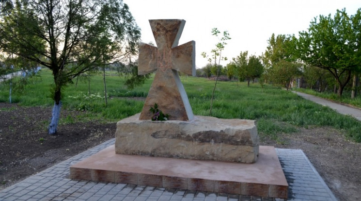 У Татарбунарах встановили меморіал воїна…