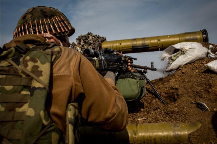 Війна на Донбасі: Ворог продовжує стріля…