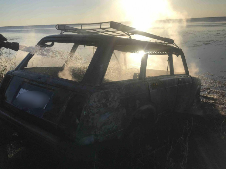 У Бердянську на косі згоріла автівка…