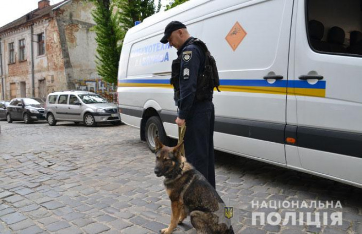 Во Львове "заминировали" восемь отелей и…