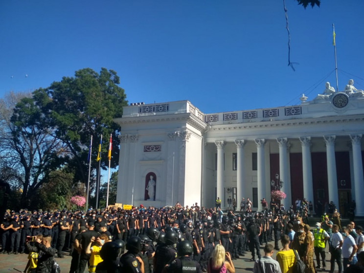 Цепь поддержки ЛГБТ-сообщества в Одессе:…