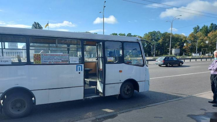 У Києві водій маршрутки возив пасажирів…