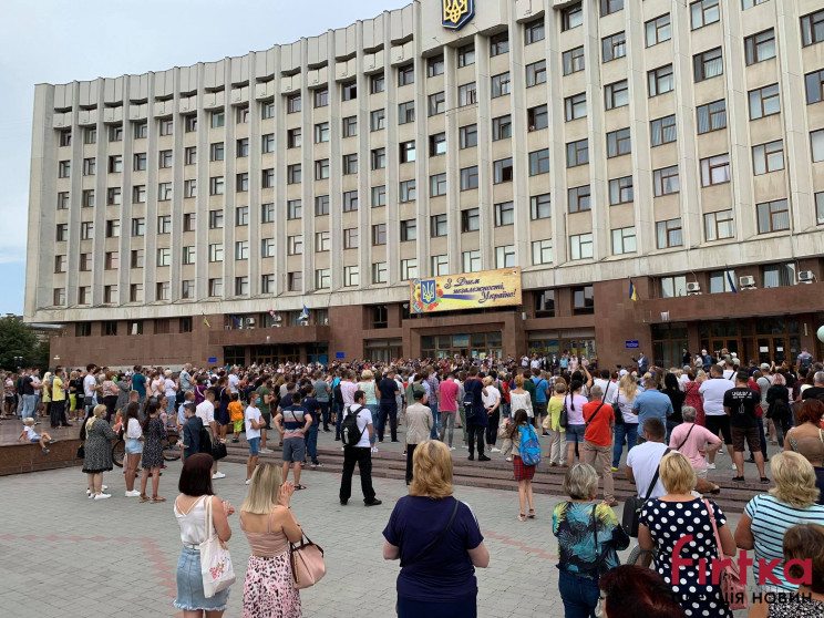 В Одессе сотни людей протестуют против "…