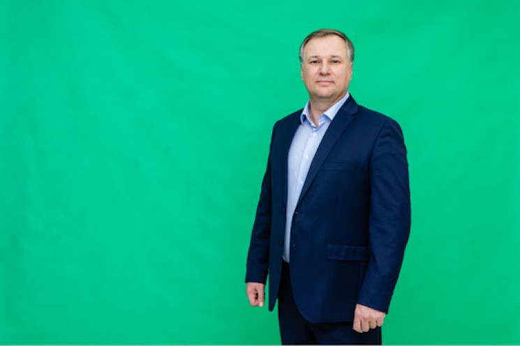 Експодатківець, друг президента та власн…