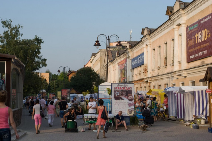 Населення Львівщини продовжує зменшувати…