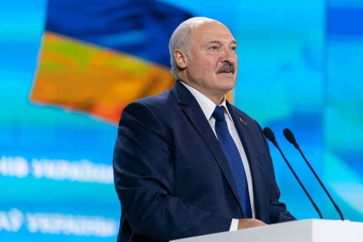 Лукашенко 2014 року хотів очолити україн…