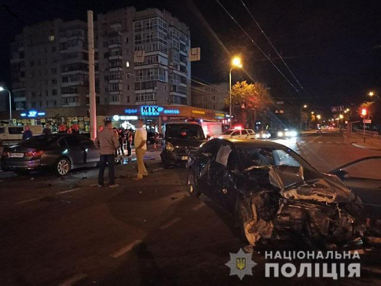 Під час нічної аварії на Вишеньці травму…