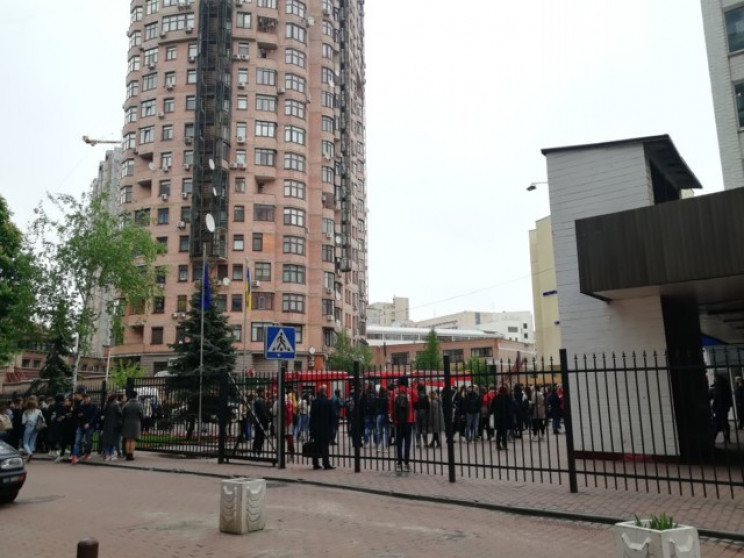 В Киеве вспыхнул пожар в университете ку…
