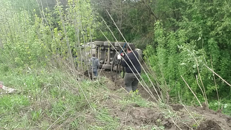 Під Хмельницьким перекинулася багатотонн…