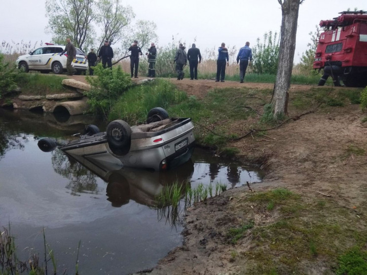 На Кропивниччині авто злетіло з мосту у…