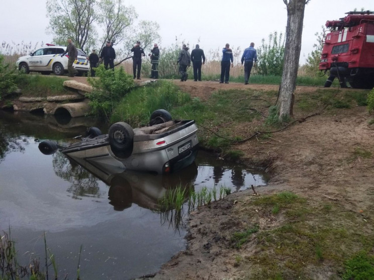 На Кропивнитчине автомобиль слетел с мос…